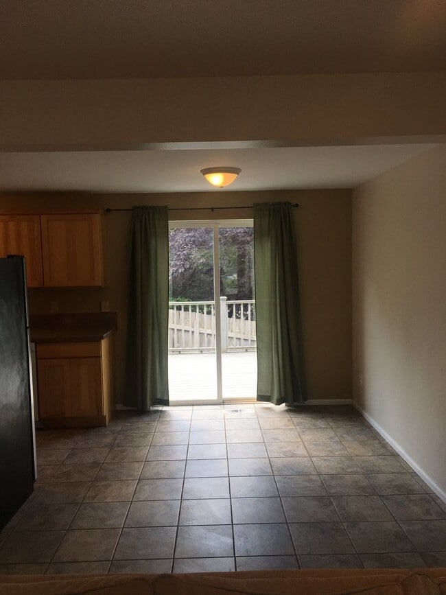 Building Photo - Cute 3 Bedroom House Near Lakeway