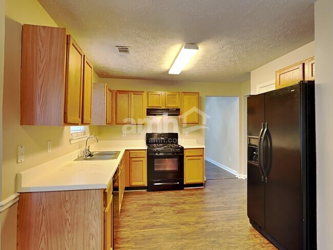 Foto del edificio - 1215 Wilkes Crest Dr