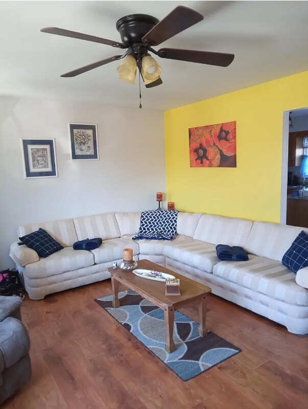 Foto del edificio - 6 Marion Dr