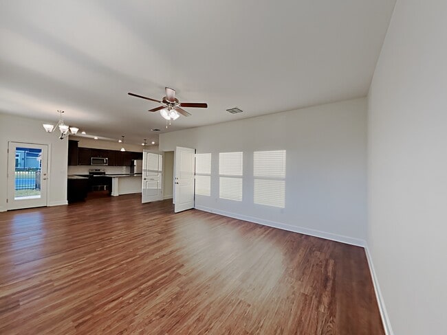 Building Photo - 906 Summer Stone Loop