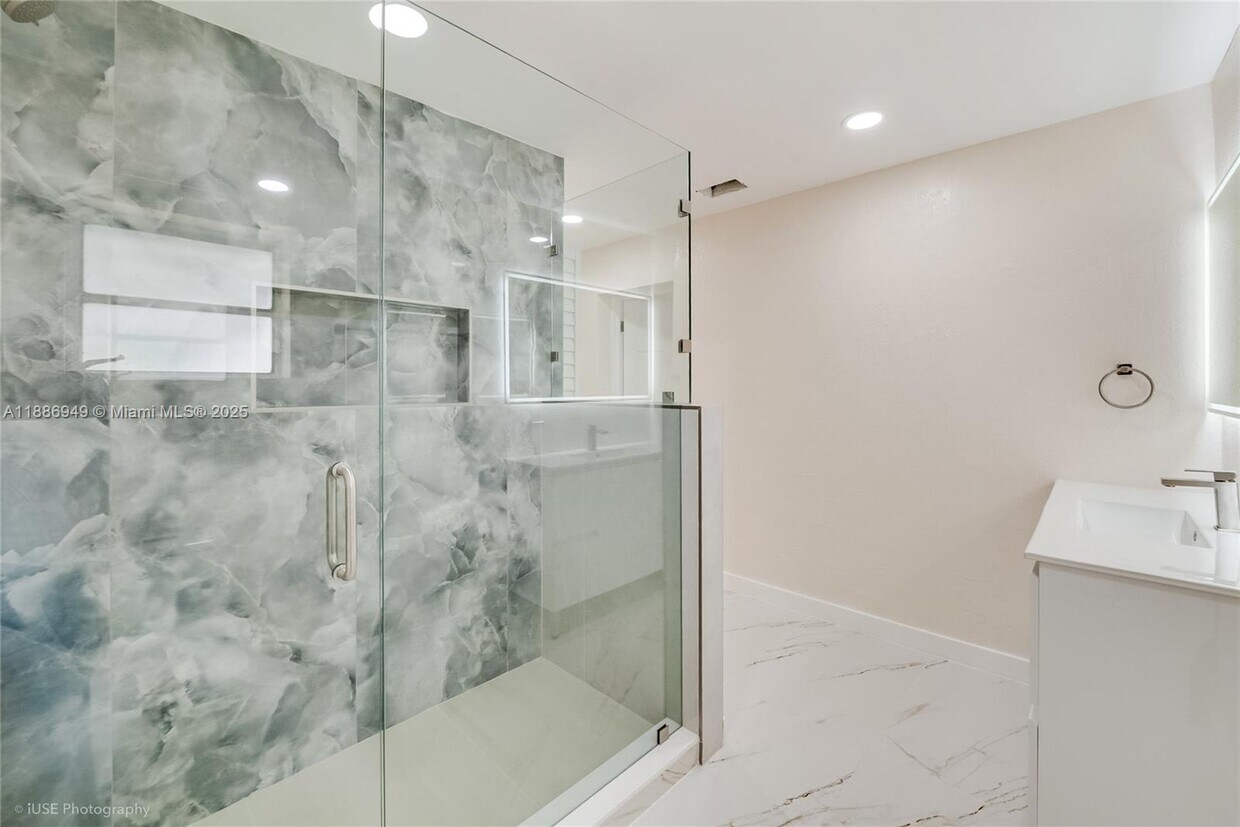 Foto principal - 10421 SW 184th St