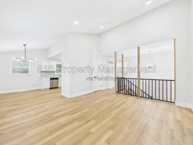 Foto del edificio - 9524 Manning Ave