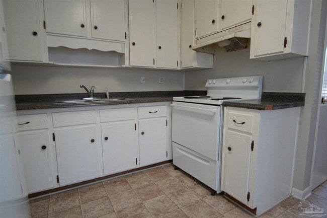 Building Photo - 1447 E Burgess Rd