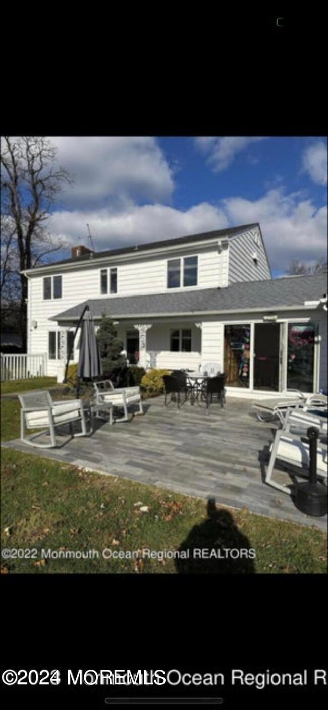 Building Photo - 500 Roseld Ave