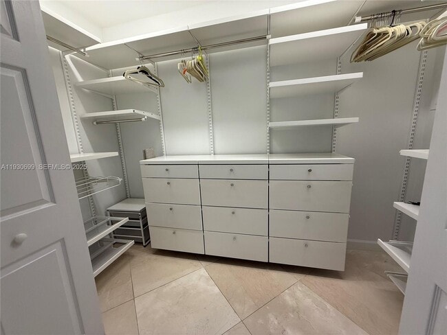 Building Photo - 3610 Yacht Club Dr