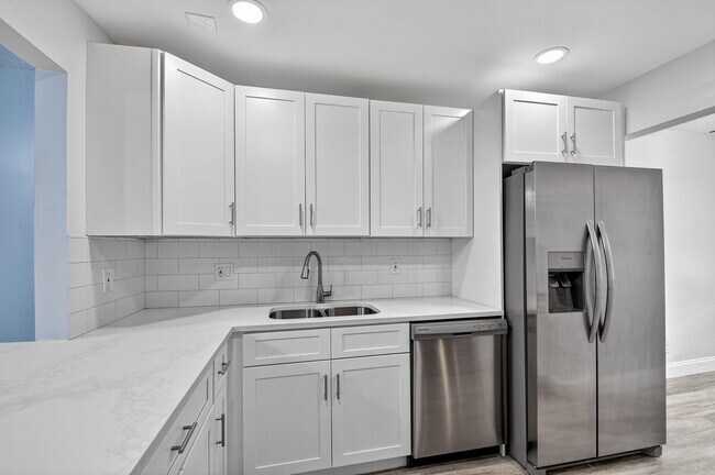 Foto del edificio - 5985 Forest Hill Blvd
