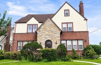 Building Photo - 49 Hempstead Ave
