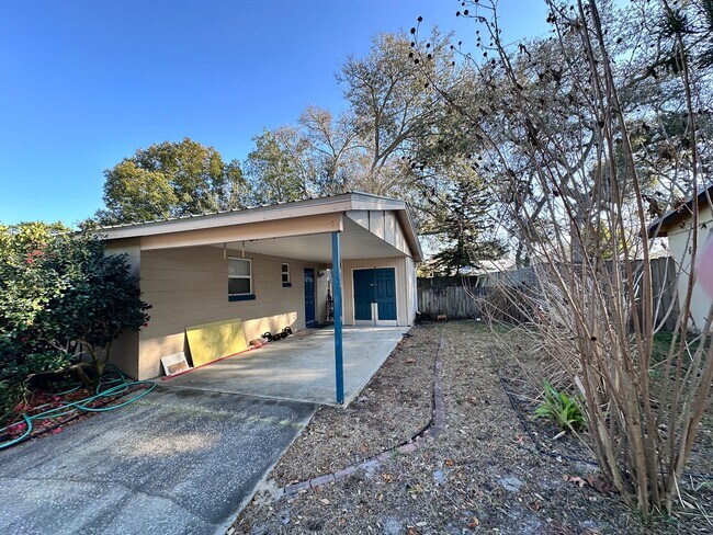 Foto del edificio - 263 Almansa Rd