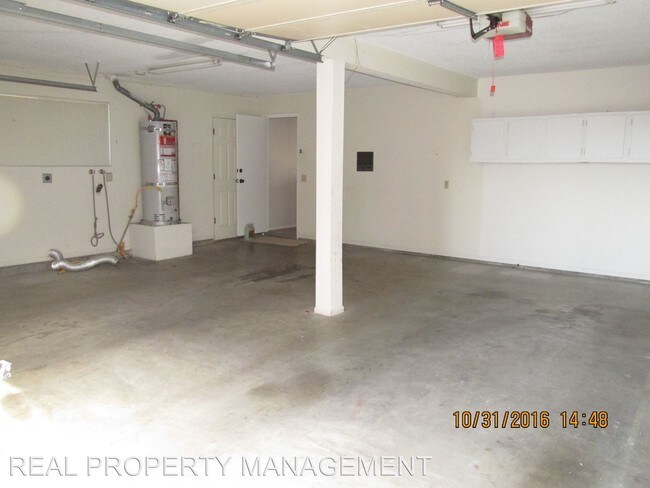 Building Photo - 730 Hideaway Ter