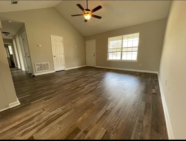 Building Photo - Hinesville