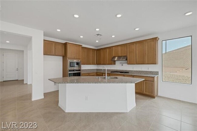 Building Photo - 10 Sun Lily Ln