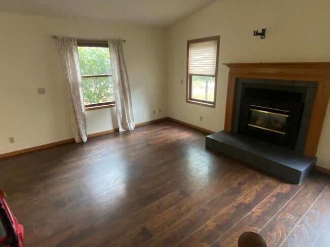 Foto del edificio - W1358 Prairie Pines Rd