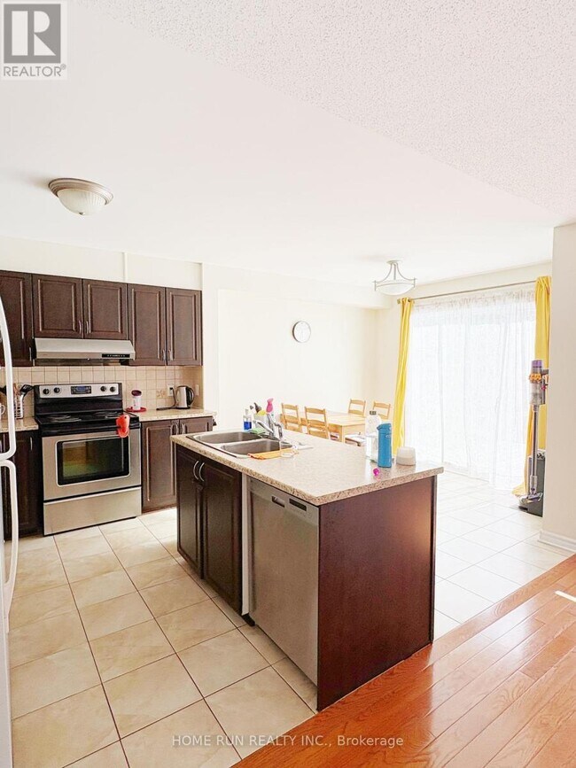 Building Photo - 106 Akita Walk