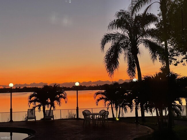 Foto del edificio - 1 br, 1 bath Condo - Lakeview Club