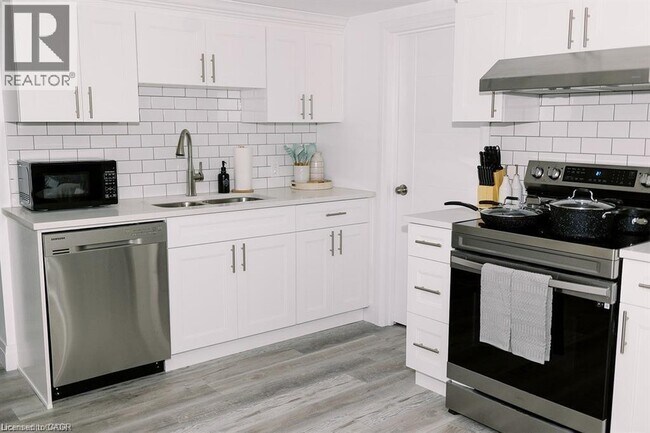 Photo du bâtiment - 261 Belmont Ave W