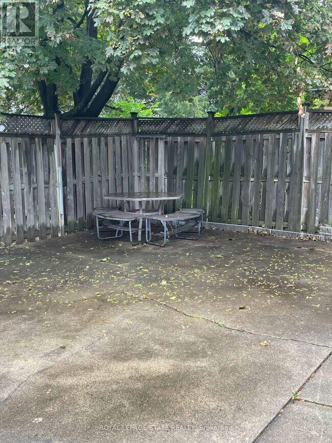 Photo du bâtiment - 225 E 14th St