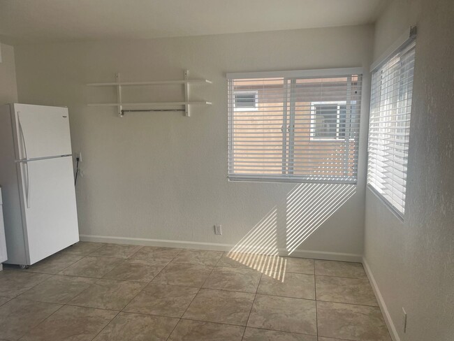 Building Photo - LOCATION LOCATION LOCATION!!! Oceanside Be...