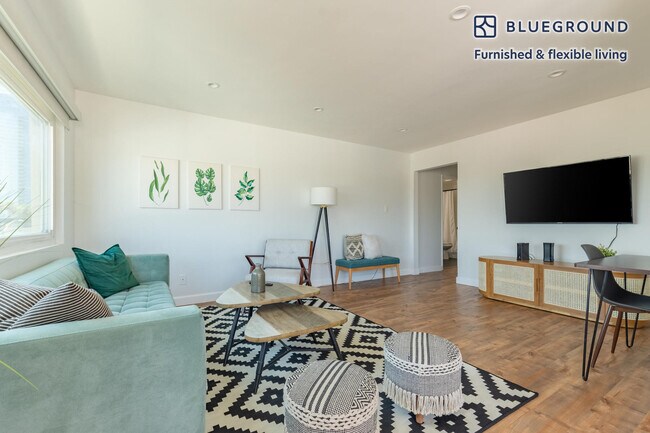 Foto del edificio - 615 E Broadway