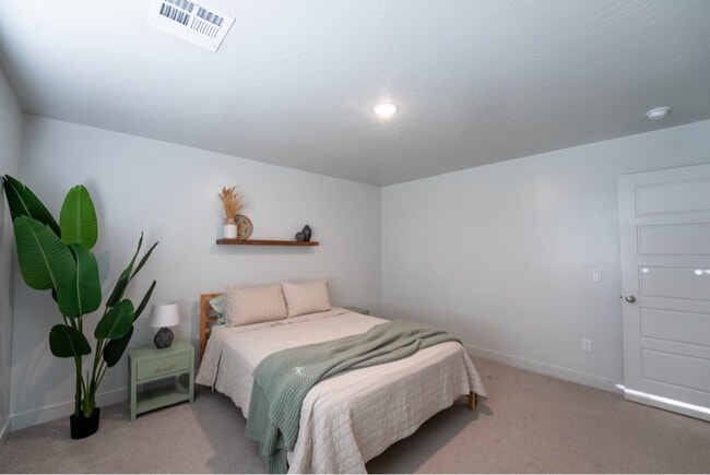 Building Photo - 6020 Ersa Ln