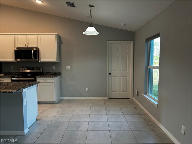 Building Photo - 1011 NW 22nd Terrace