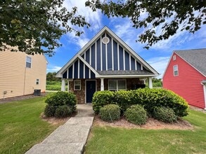 Building Photo - 212 Fern Ridge Ct