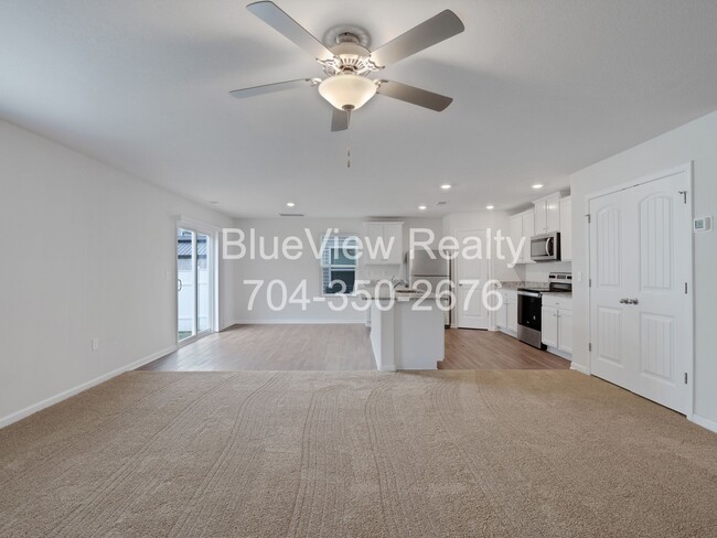 Foto del edificio - 9346 Creedmore Hills Dr