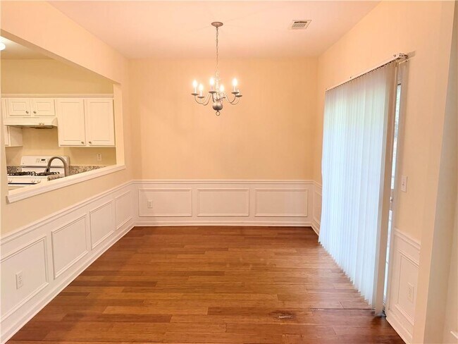 Foto del edificio - 2380 Fairlie Dr
