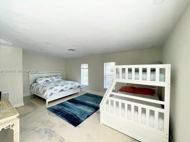 Foto del edificio - 416 N Rainbow Dr