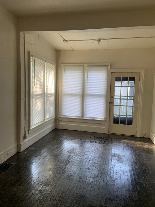 Building Photo - 206 2nd Street