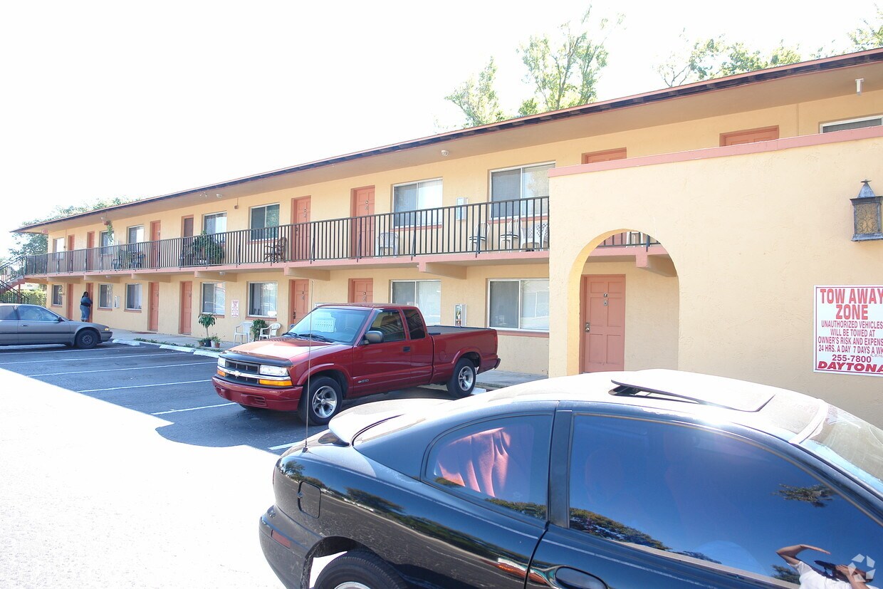 Foto del edificio - 115 Kingston Ave