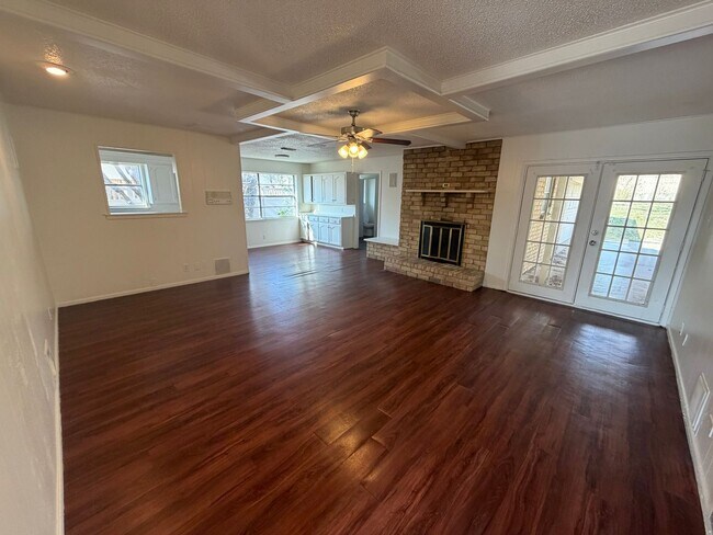 Building Photo - Location....Location....Location....