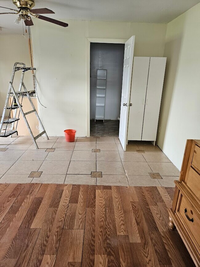 6065 SE 99th Pl Unit 2, Belleview, FL 34420 Apartments in Belleview