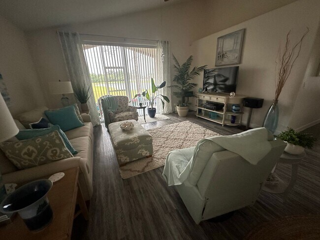 Foto del edificio - Lake Mary- 4 bedrooms, 2 bathrooms- $2,400.00