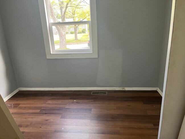 Foto del edificio - 22146 Yates Ave