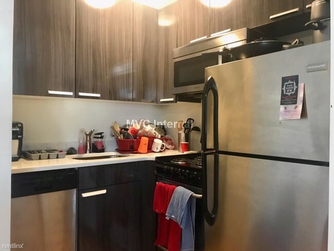 Building Photo - 1 br, 1 bath  - 198 Hillside St # G9