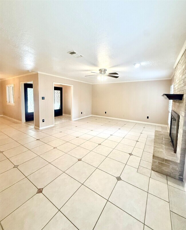 Building Photo - 14906 Brookpoint Dr