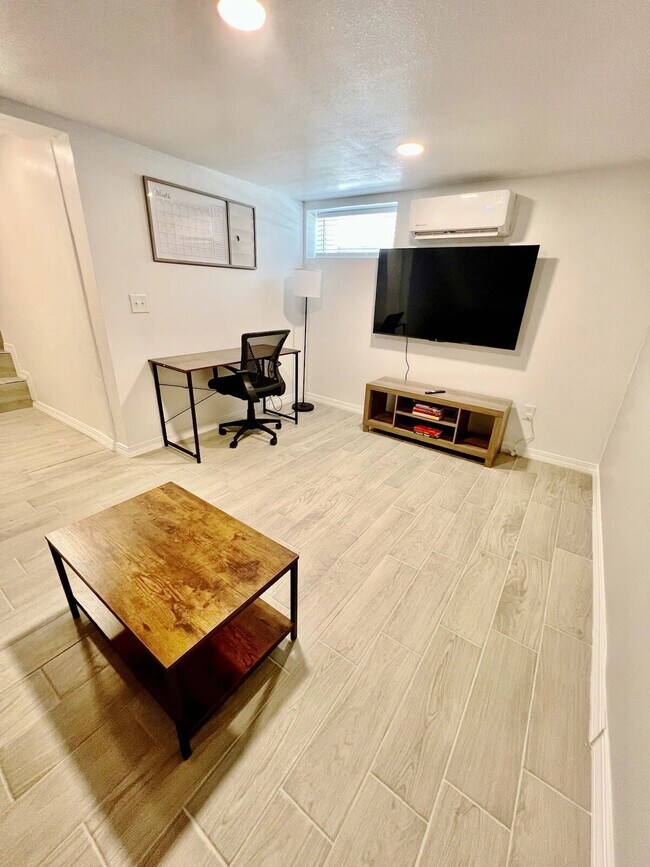 Sala de estar - 1111 N Stevens St