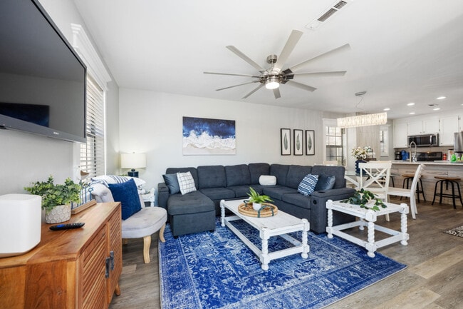 Building Photo - 17462 Front Beach Rd