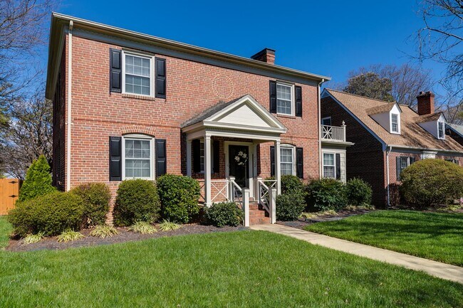 Foto del edificio - 4524 Fitzhugh Ave