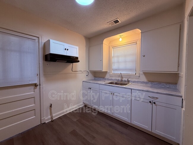 Photo - 2668 Browning Ave House