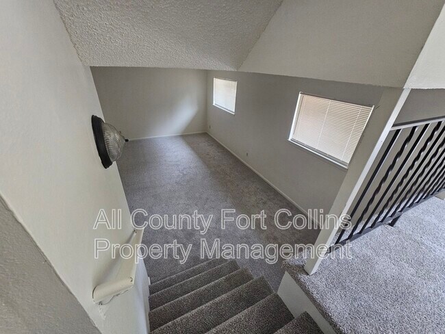 Foto del edificio - 4406 Hummingbird Dr