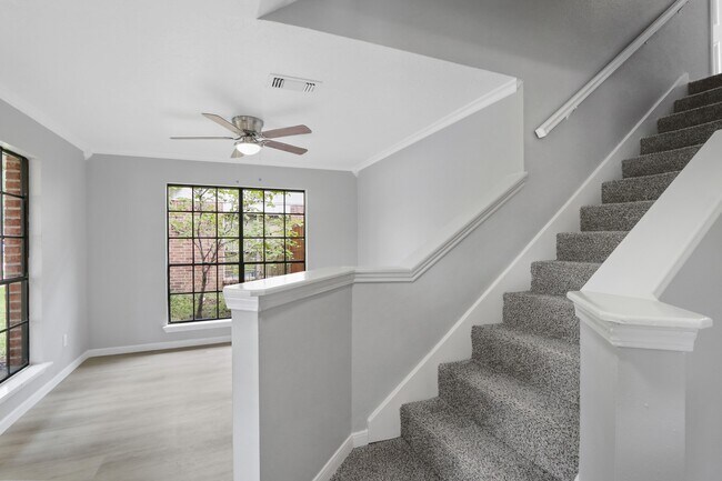 Foto del edificio - 13631 Wheatbridge Dr