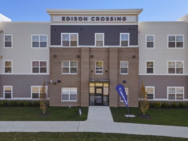 Building Photo - Edison Crossing LP