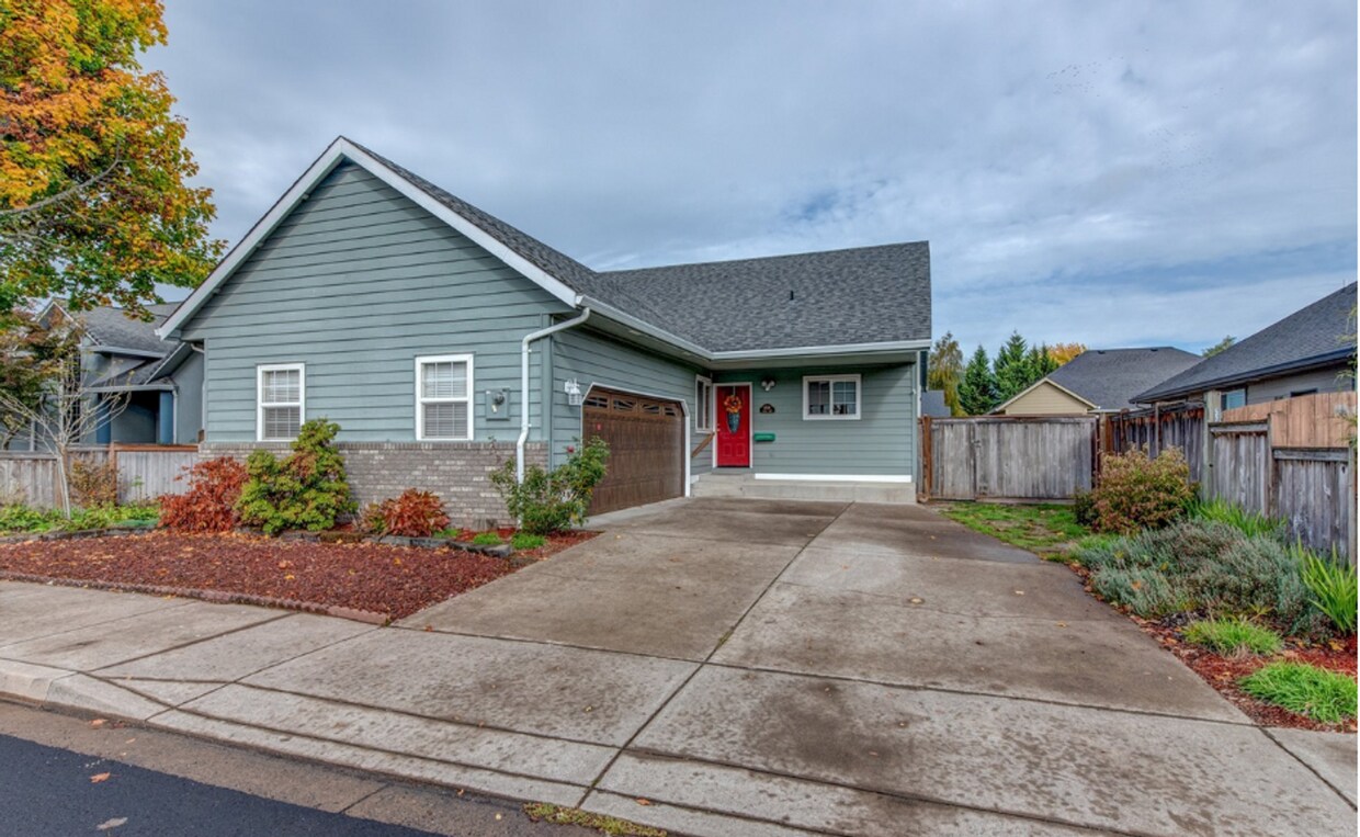 Stunning 4bed 2 bath home! House Rental in Springfield, OR