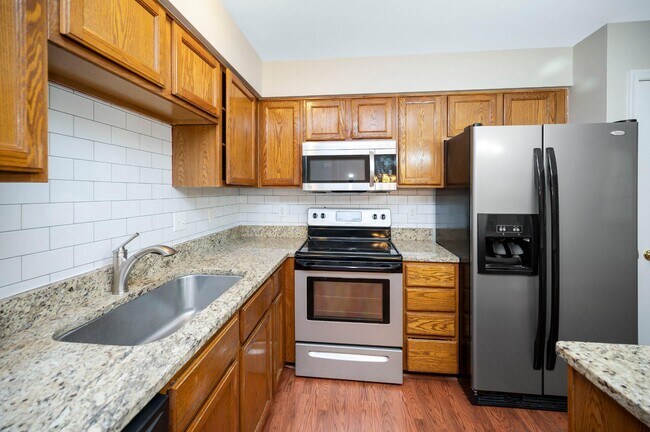 Foto del edificio - 9705 Becker Ct