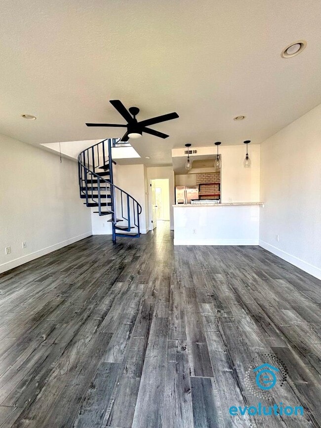 Building Photo - 4929-4933 Santa Cruz Ave