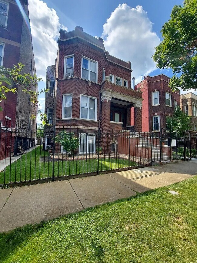 Building Photo - 2616 S Millard Ave