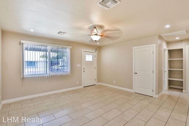 Foto del edificio - 3 br, 2 bath House - 2217 W Laurel Ln