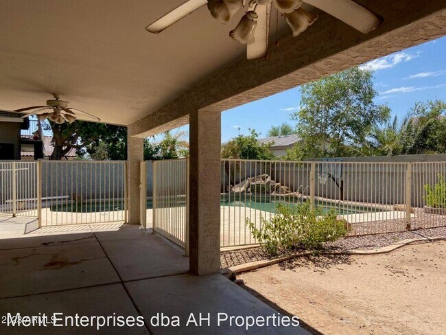 Foto del edificio - 5 br, 2.5 bath House - 1282 N MCKENNA LN