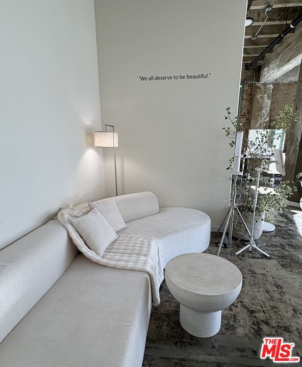 Foto del edificio - 711 S Olive St